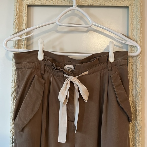 WILFRED | Aritzia Allant Lyocell Silky Trousers Paper Bag Waist & Draw String - Picture 3 of 13